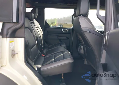 2025 Ford Bronco Outer Banks z USA, uszkodzony, nr VIN 1FMEE8BH3SLB52618